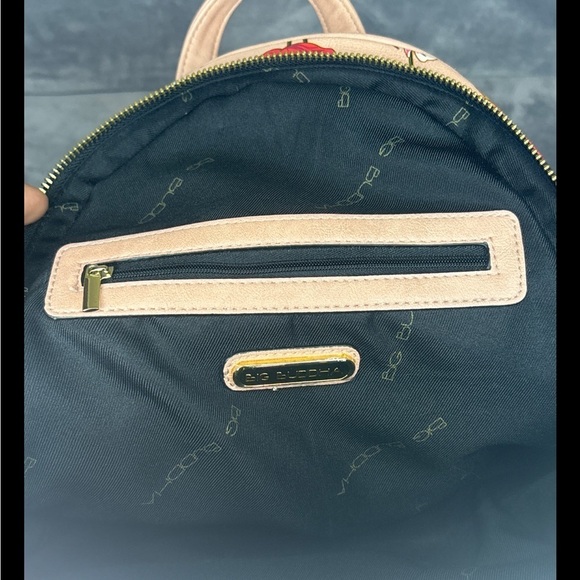 🔥BIG BUDDHA pink backpack with beautiful vibrant flowers and gold Size: OS🔥 - Picture 5 of 9